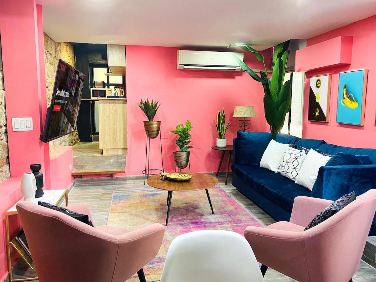 Amazinn Places Casco Viejo Pink Desing And Pool IX Панама Сити Екстериор снимка